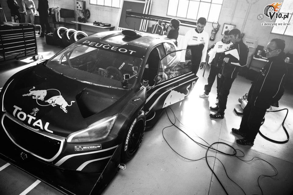Peugeot 208 T16 Pikes Peak - pierwsza jazda