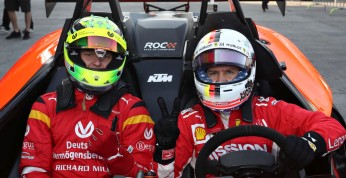 Vettel liczy, że stworzy skład Ferrari z Mickiem Schumacherem,...