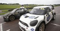 Button poprowadzi samochd rallycrossowy