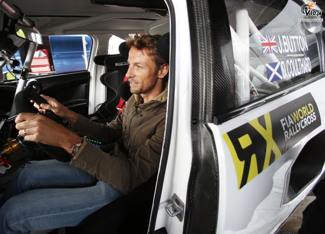 Button prbuje si w rallycrossie