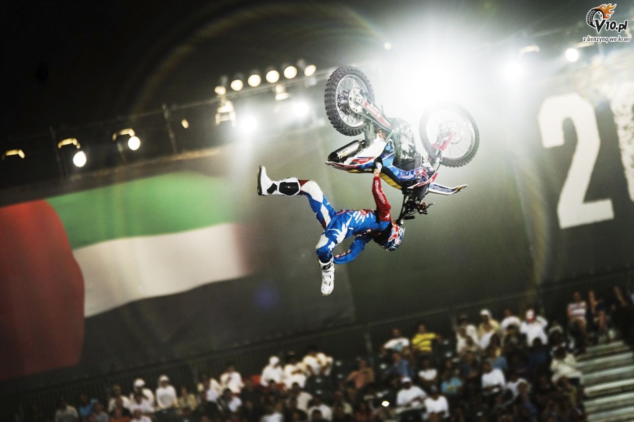 Red Bull X-Fighters - najlepsze akcje sezonu 2013. Zobacz video!