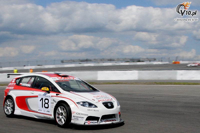 mateusz lisowski seat leon supercopa nurburgring