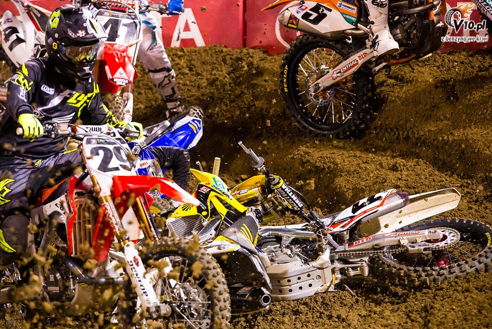 Video: Największe i najciekawsze wypadki tegorocznego sezonu Supercross!
