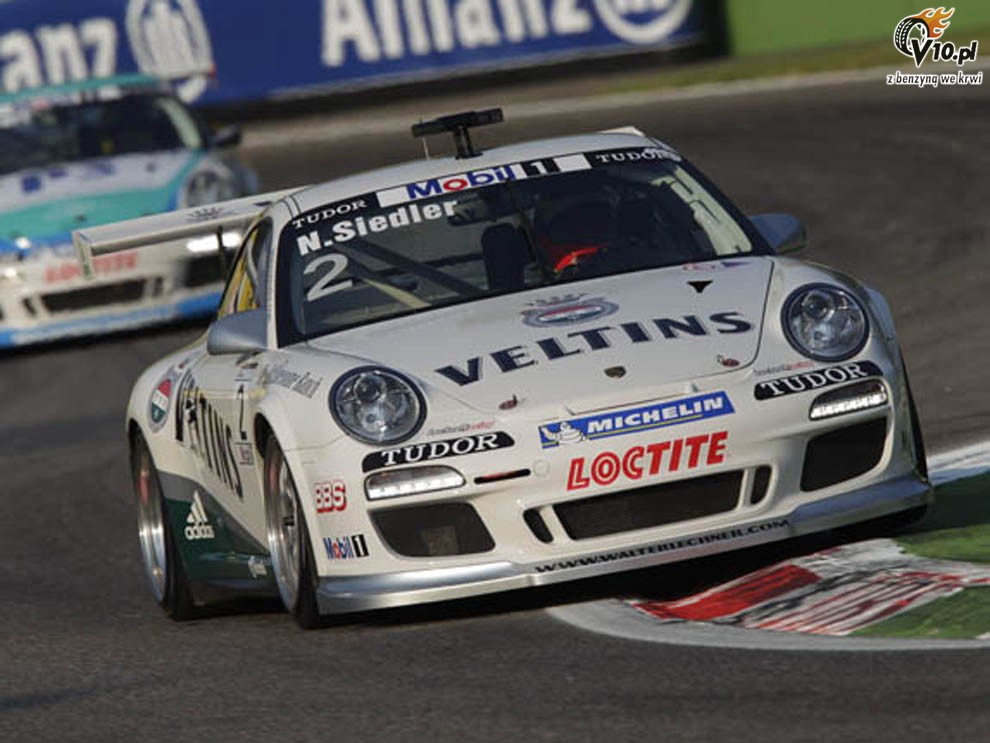 Wideo: Ten wypadek da Giermaziakowi pozycj wicelidera Porsche Supercup