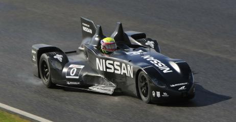 Nissan DeltaWing wywrcony do gry koami na testach przed Petit Le Mans 2012. Zobacz wideo