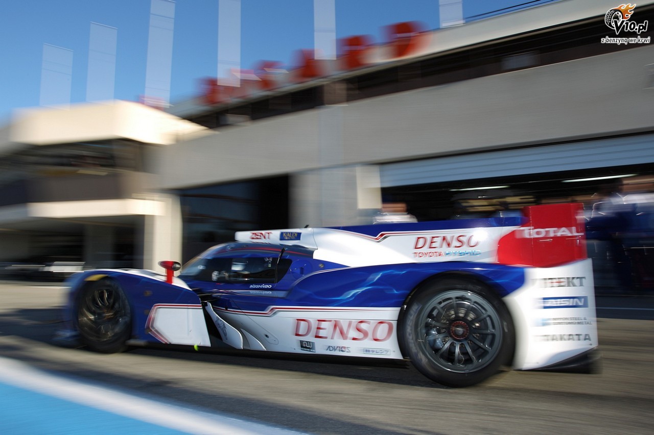 WEC: Toyota przebudowała swoją hybrydę LMP1 na sezon 2013. Zobacz zdjęcia