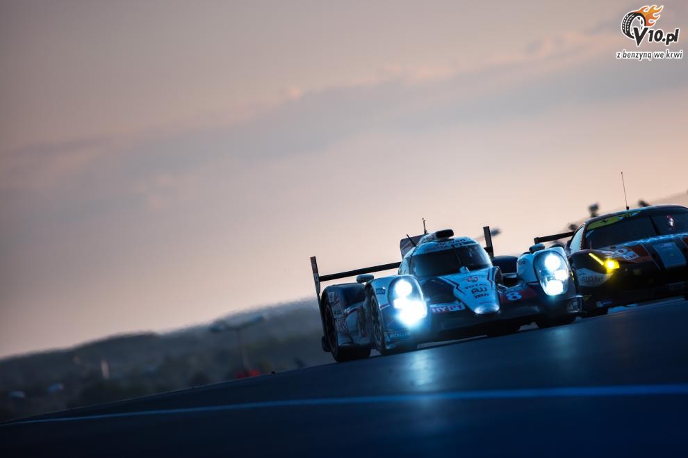 Nissan LMP1 w malowaniu 'retro' na 24h Le Mans