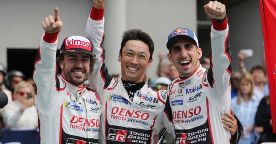 Alonso smakuje się w triumfie na Le Mans