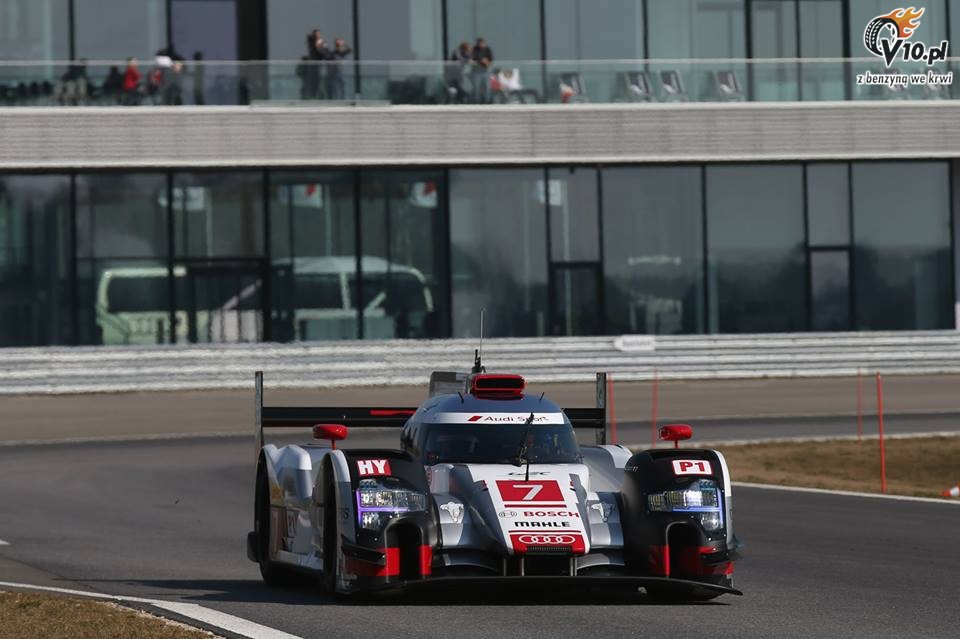 Audi LMP1 na sezon 2015 w oficjalnych barwach