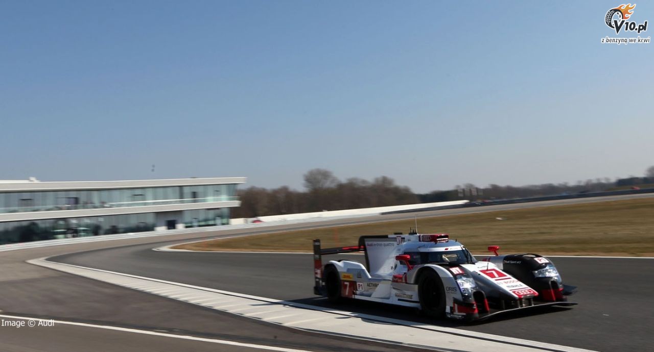 Audi LMP1 na sezon 2015 w oficjalnych barwach