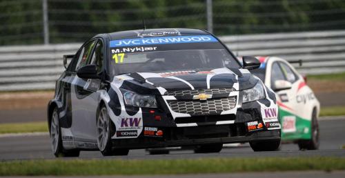 WTCC: Nika zmienia samochód, ominie pierwszą rundę sezonu 2016
