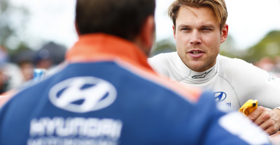 WRC: Mikkelsen czuje się za kierownicą Hyundaia jak w VW Polo