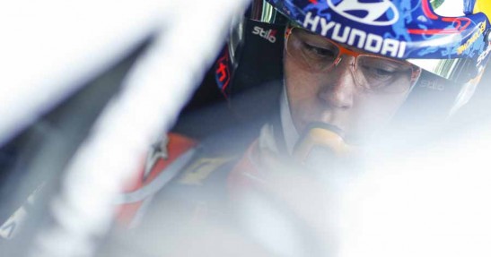 WRC: Neuville zaatakuje