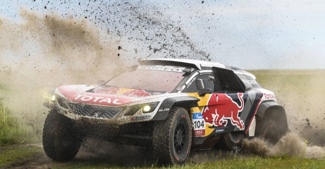 Rajdy Terenowe: Loeb odpadł nowym Peugeotem z Silk Way Rally