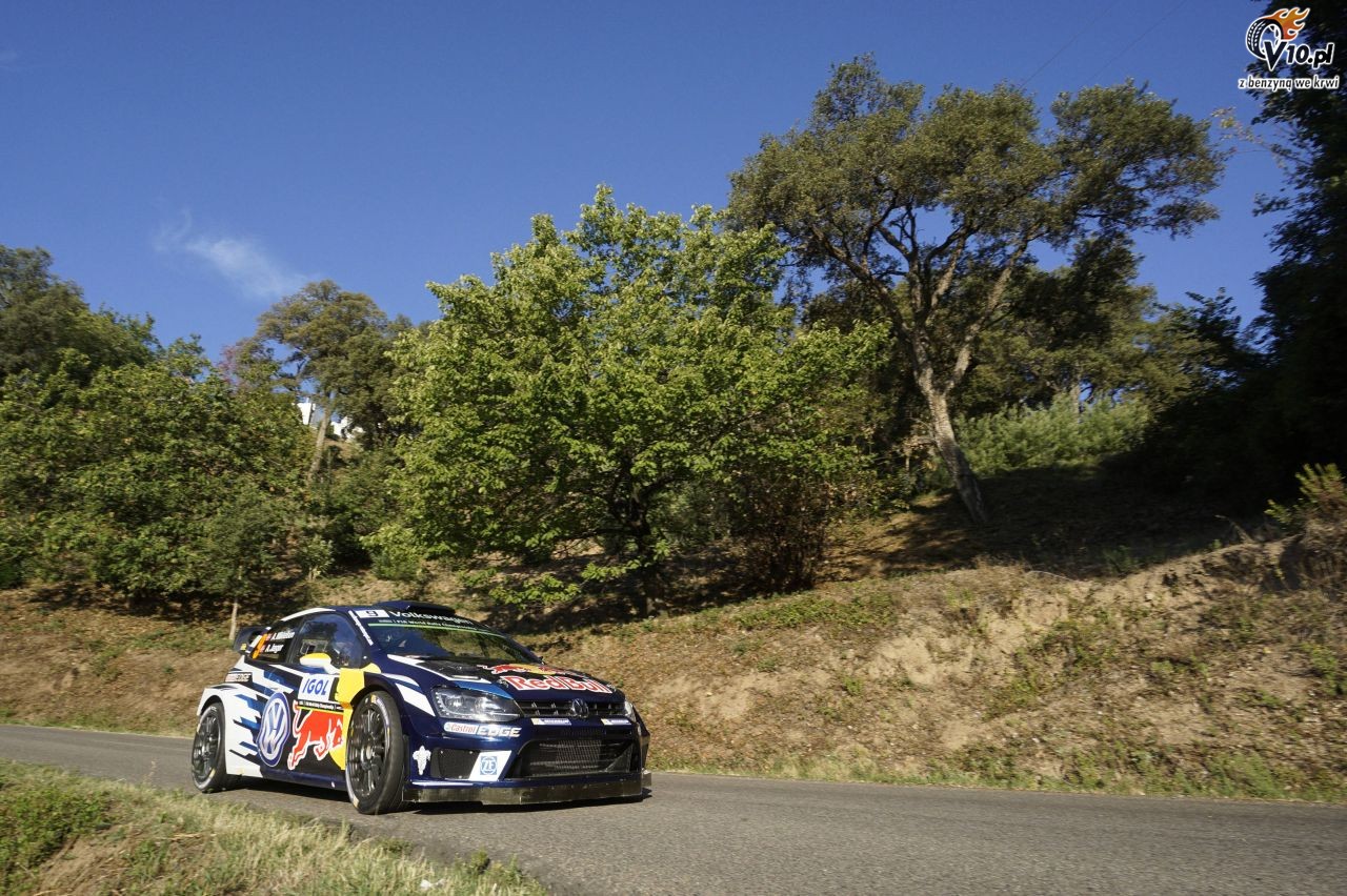 WRC: Ogier pewnym liderem Rajdu Francji po pierwszym dniu
