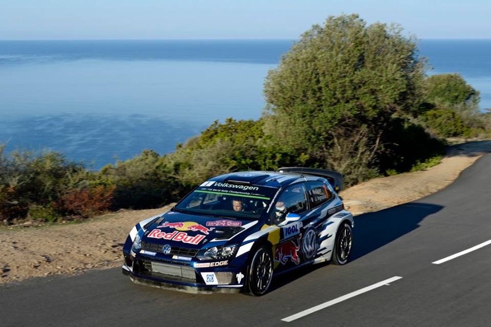 WRC: Ogier dalej prowadzi w Rajdzie Francji, wypadek Meeke'a