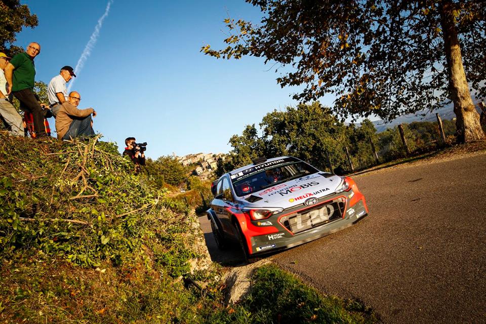 WRC: Ogier pewnym liderem Rajdu Francji po pierwszym dniu