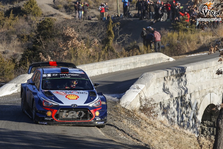 WRC: Ogier przejmuje prowadzenie w Rajdzie Monte Carlo po dramacie Neuville'a