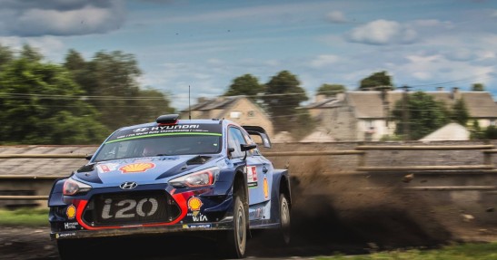 WRC: Neuville sfrustrowany przegranymi rywali z Ogierem