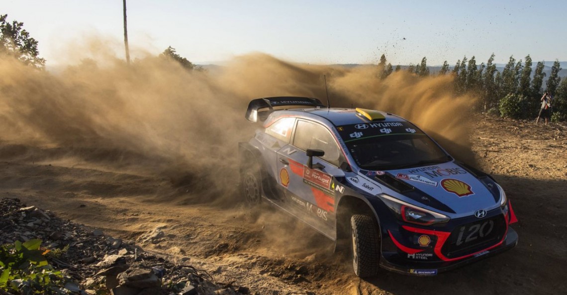 WRC: Mikkelsen miał 'koszmar' z samochodem Hyundaia, ale w końcu go ustawił