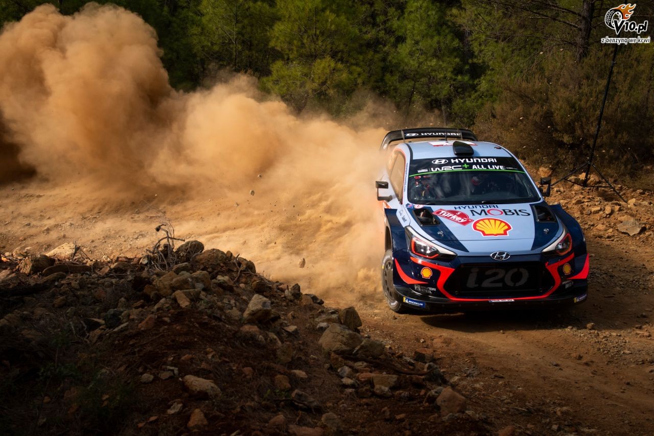WRC: Neuville dosta od Hyundaia udoskonalony silnik na decydujce starcie o mistrzostwo wiata