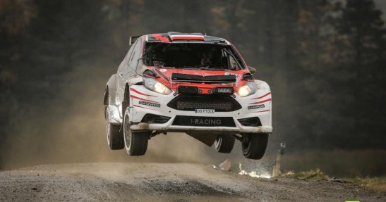 WRC: Ogier przed Tanakiem na koniec pierwszego dnia Rajdu Wielkiej Brytanii