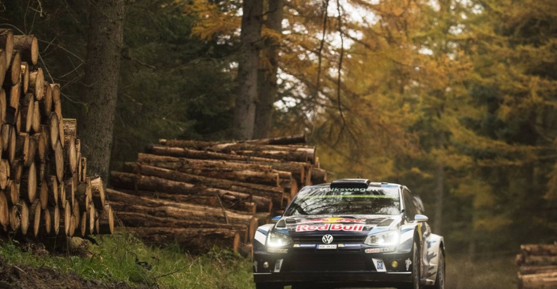 WRC: Ogier przed Tanakiem na koniec pierwszego dnia Rajdu Wielkiej Brytanii
