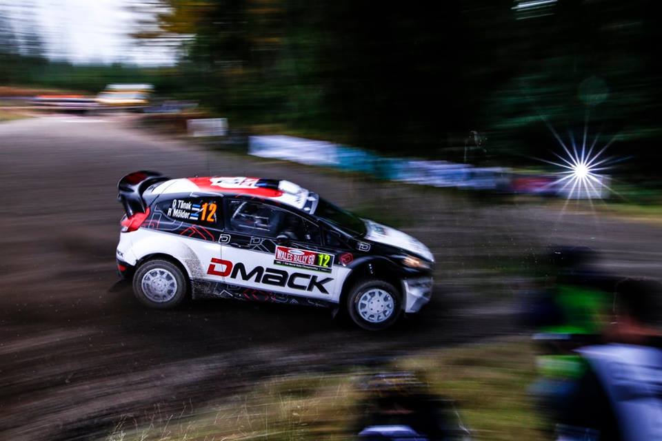 WRC: Ogier przed Tanakiem na koniec pierwszego dnia Rajdu Wielkiej Brytanii