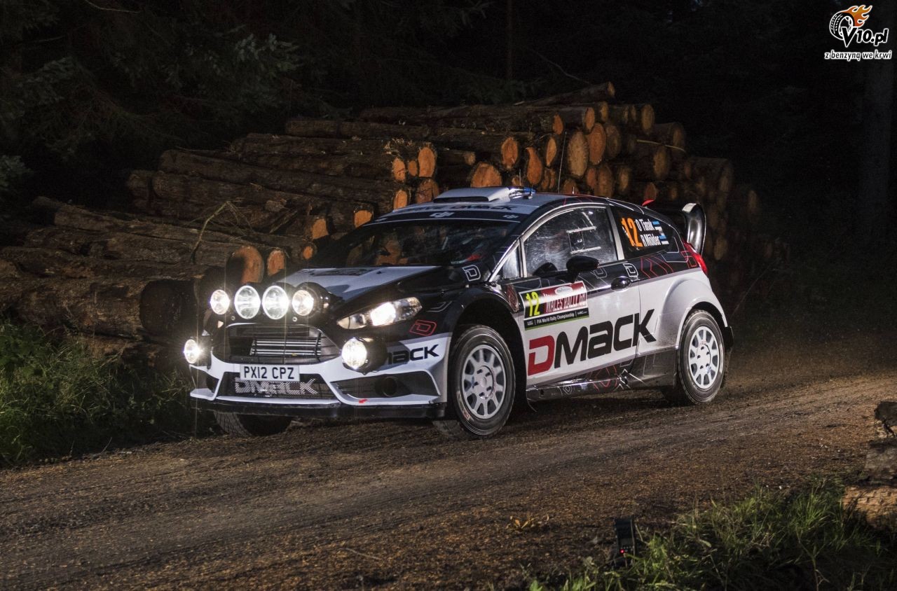 WRC: Ogier utrzymuje Tanaka na dystans drugiego dnia Rajdu Wielkiej Brytanii