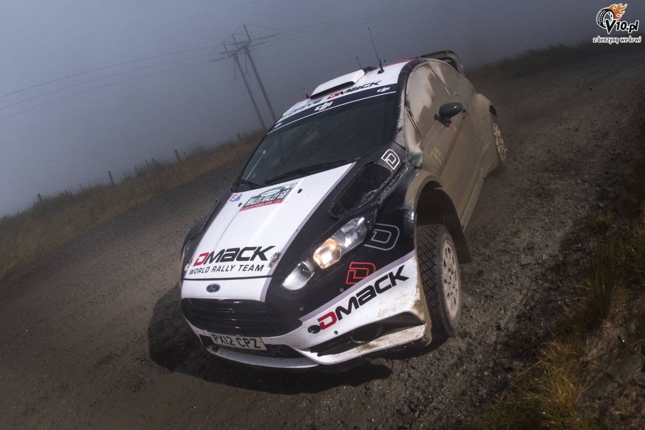 WRC: Ogier pokonuje Tanaka w Rajdzie Wielkiej Brytanii
