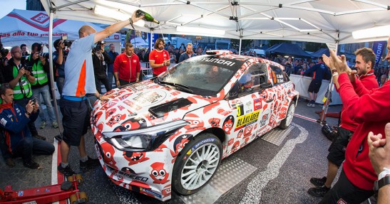 Neuville wygrał poza WRC