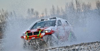 Cztery samochody Poland National Team na starcie Italian Baja