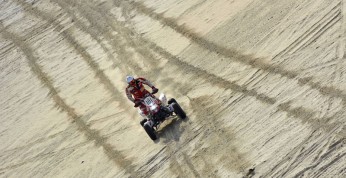 Sealine Cross Country Rally: Piekło Kataru, Sonik ciągle walczy