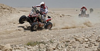 Sealine Cross-Country Rally: Pustynna gra w szachy, Sonik w dobrej...