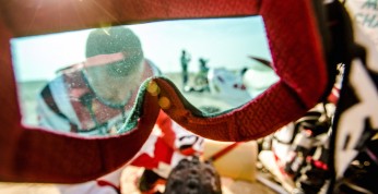Sealine Cross Country Rally: Sonik walczył z przebitym kołem i...