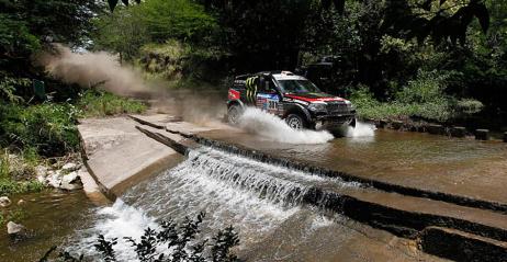 Rajd Dakar 2011, dzień 3: Hołowczyc już piąty! Ciasno na podium