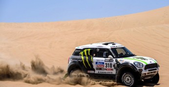 Mini pozostaje w Dakarze przez dwa następne lata