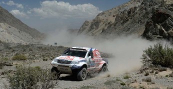 Rajd Dakar - Etap 3, samochody: Hołowczyc tylko za Romą! Straty...