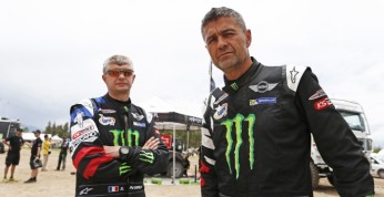 Rajd Dakar: Hołek forsował wydmę i tracił czas