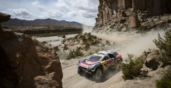 Rajd Dakar 2016 - 4. etap, samochody: Peterhansel goni Loeba,...