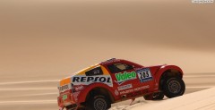 Peterhansel w jednym z trzech Pajero Evolution MPR13 Peterhansel w jednym z trzech Pajero Evolution MPR13