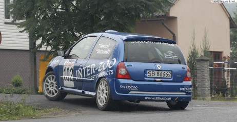 Sawomir Sawicki i Renault Clio ze stajni Bartomieja Boruty