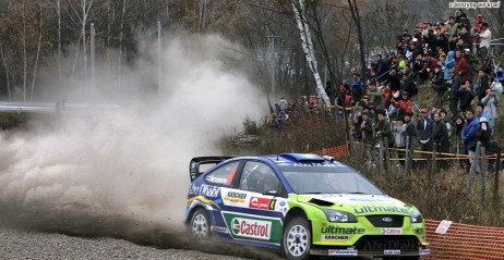 Mikko Hirvonen prowadzi z bezpieczn� przewag�