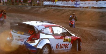 Rajd Hiszpanii: Ogier prowadzi po dramatycznym poranku. Kubica już...