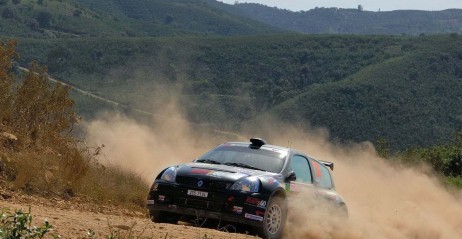 Michał Kościuszko i Maciej Szczepaniak w Renault Clio S1600
