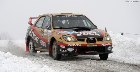 Subaru Oleksowicz pojawi�o si� w nowym, z�oto-czarnym oklejeniu