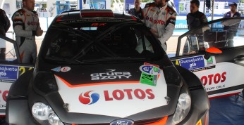 Rajd Portugalii: Kubica zaczął spokojnie, ale złapał kapcia....