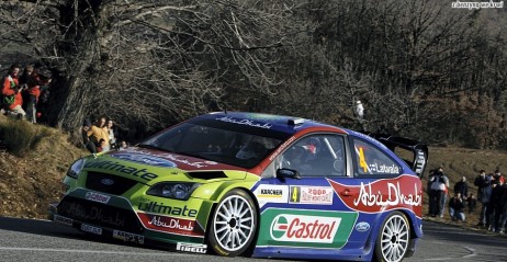 Zdefektowana opona Pirelli wymaga natychmiastowej wymiany na oesie