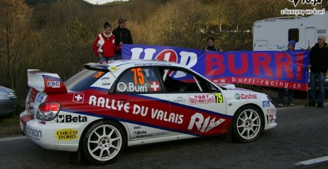 Podczas Rajdu Monte Carlo, Burri promowa du Valais na swoim Subaru