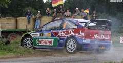 Latvala wyprzedzi oba Subaru